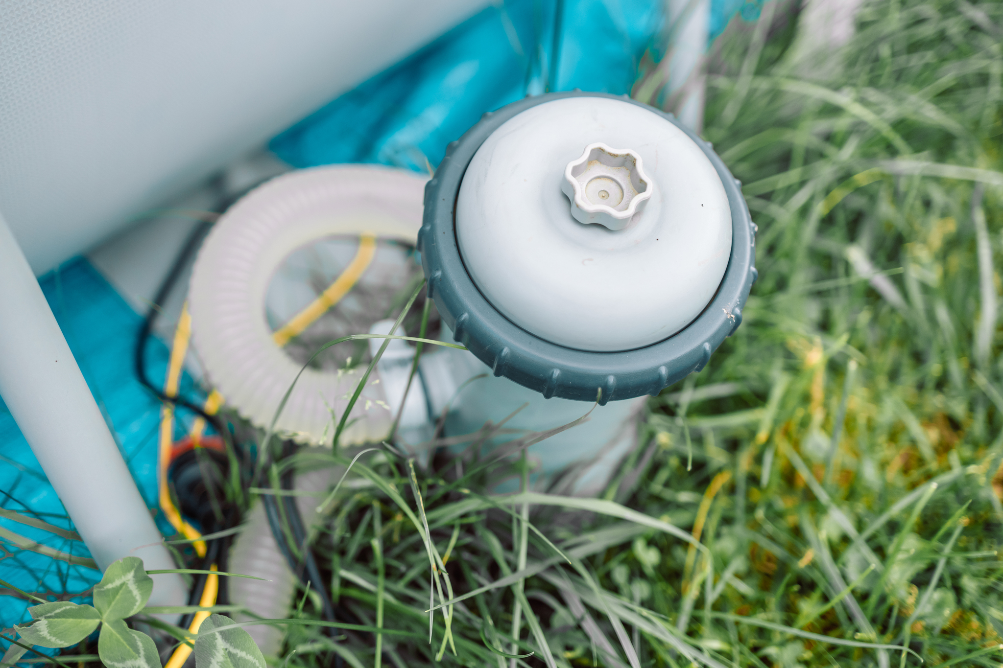 Pool water filtration system, outdoor sand pump. Maintaining the purity of water, cleaning from dirt, dust and debris. Service of the frame pool.